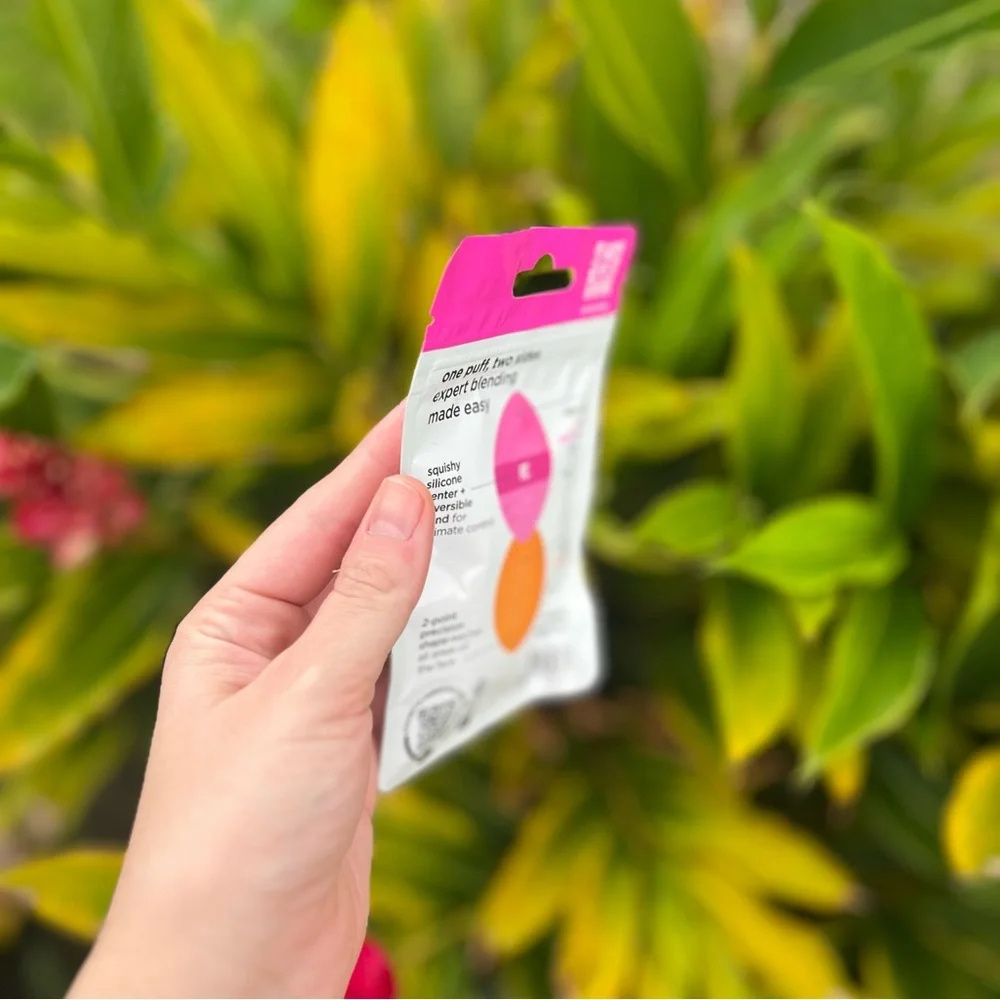 BNIB Real Techniques Miracle 2-in-1 Dual Sided Powder Puff